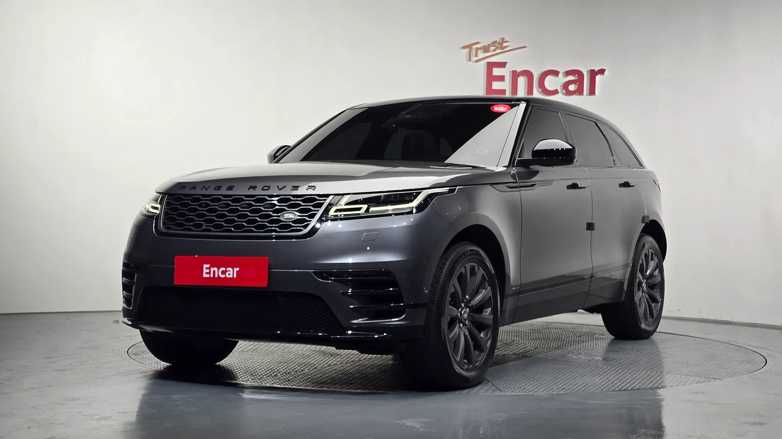 Land Rover Range Rover Velar 2.0 D240 R-Dynamic SE 2018 — photo 1 sur 31