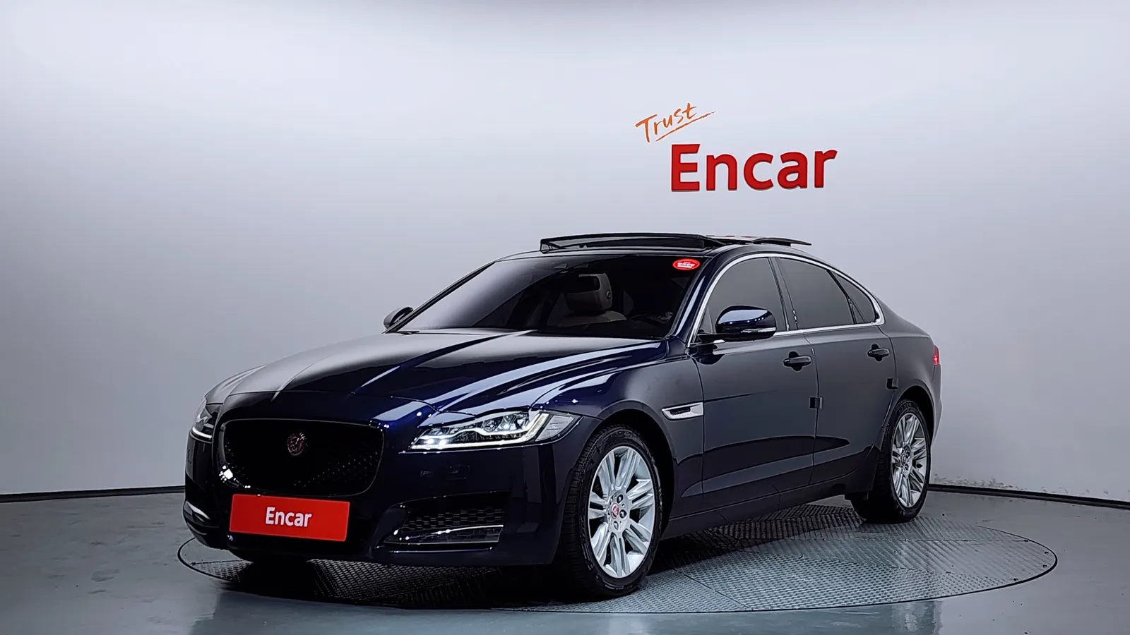 Jaguar XF (X260) 20d Portfolio 2017 — photo 1 sur 20