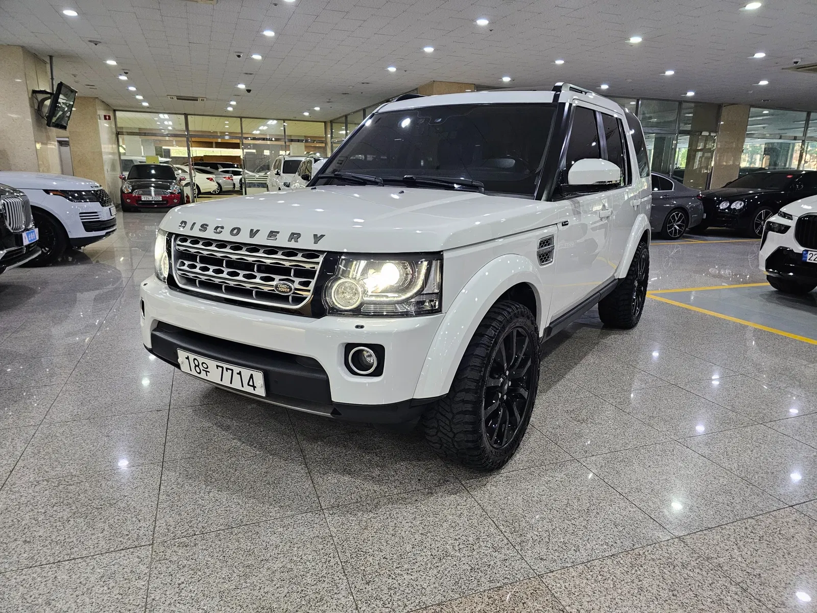 Land Rover Discovery 4 3.0 SDV6 HSE 2015 — photo 1 sur 26