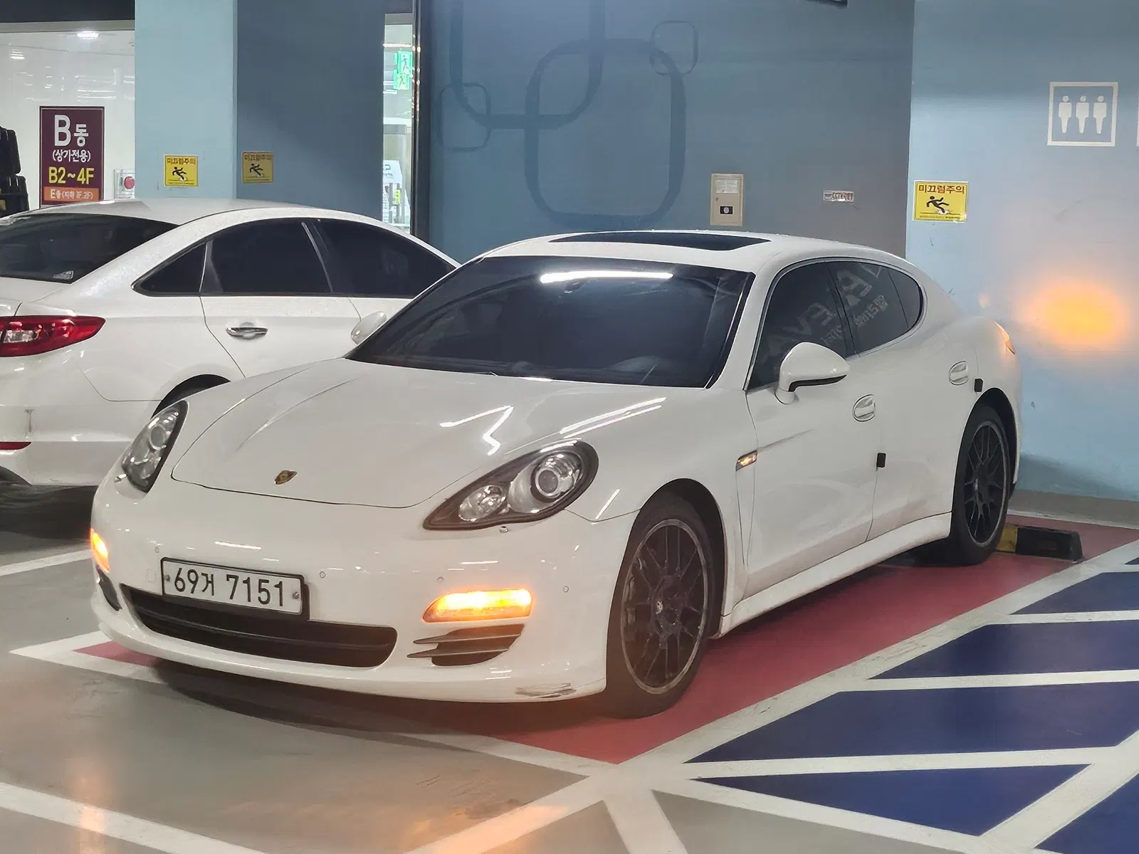 Porsche Panamera 4.8 4S 2011 — photo 1 sur 14