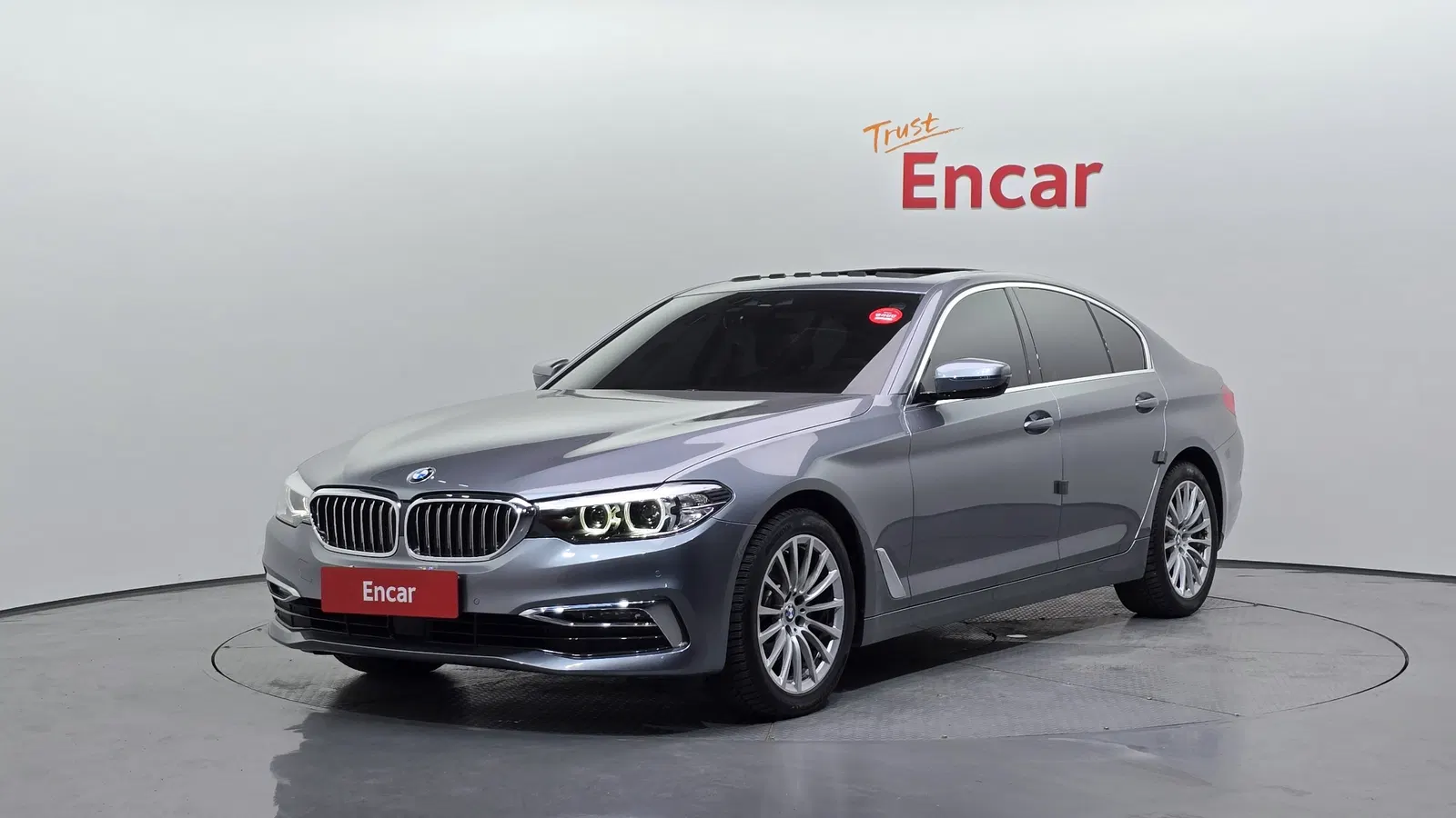 BMW Série 5 (G30) 520i Luxury 2019 — photo 1 sur 34