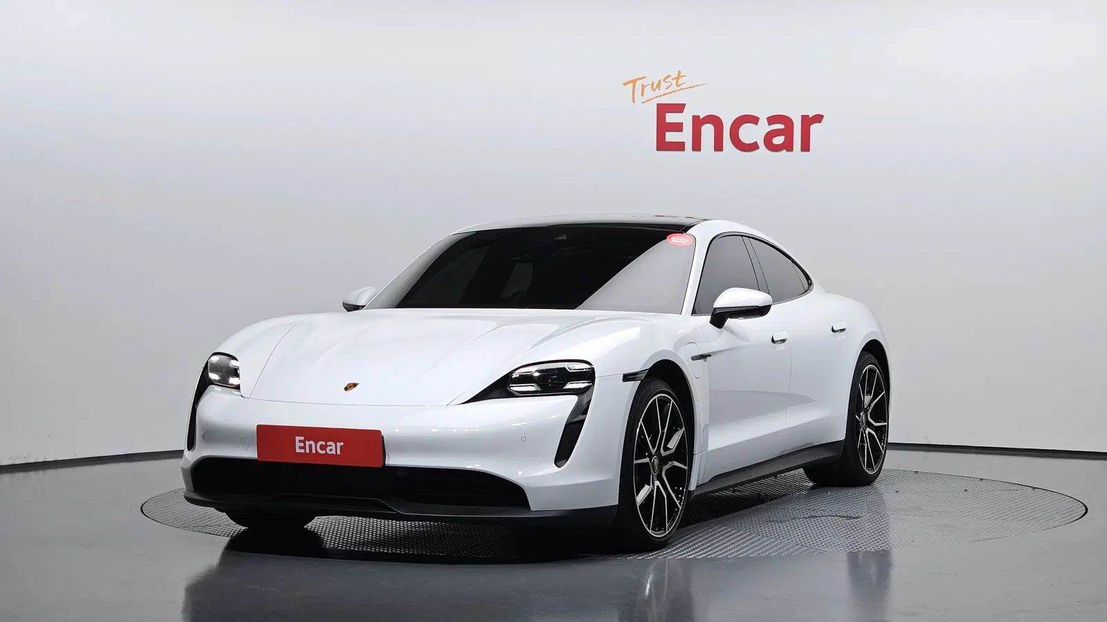 Porsche Taycan Base 2023 — photo 1 sur 38