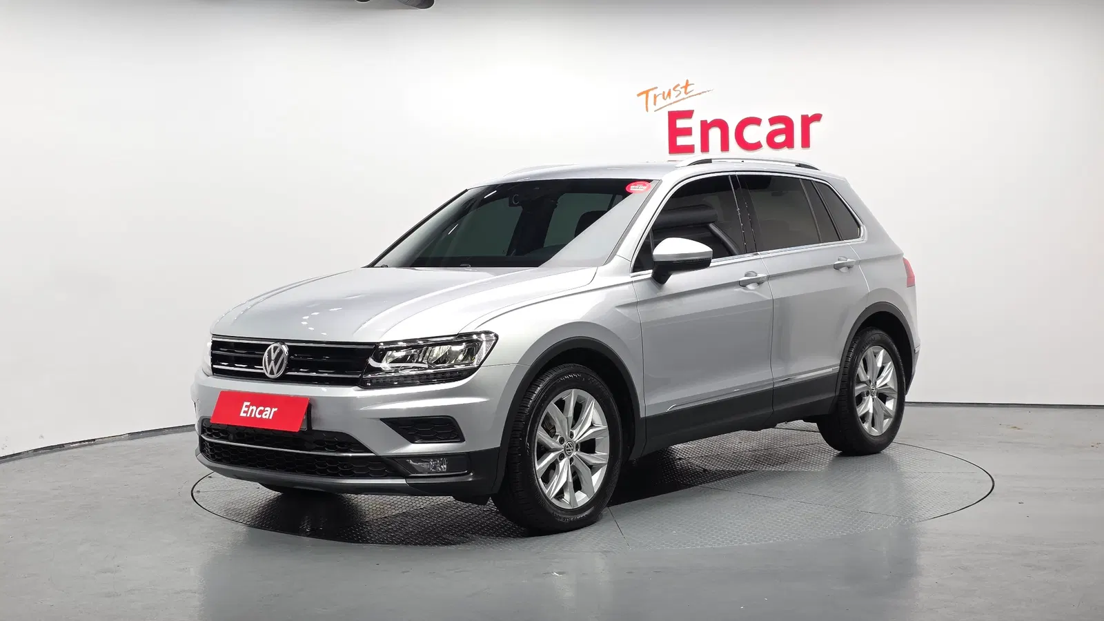 Volkswagen Tiguan 2e génération 2.0 TDI Premium 2018 — photo 1 sur 26