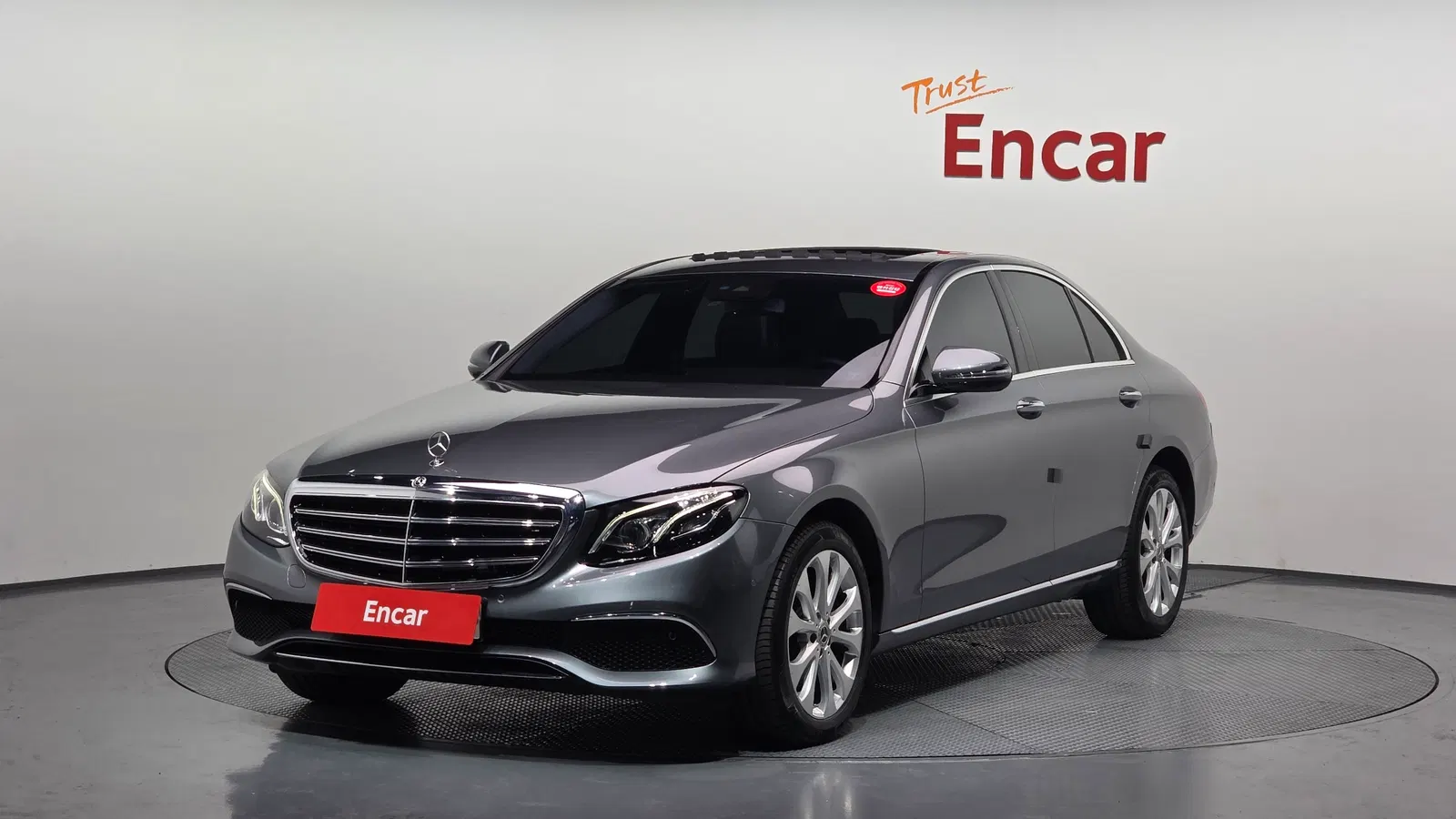 Mercedes-Benz Classe E E220d 4MATIC Exclusive (W213) 2020 — photo 1 sur 32