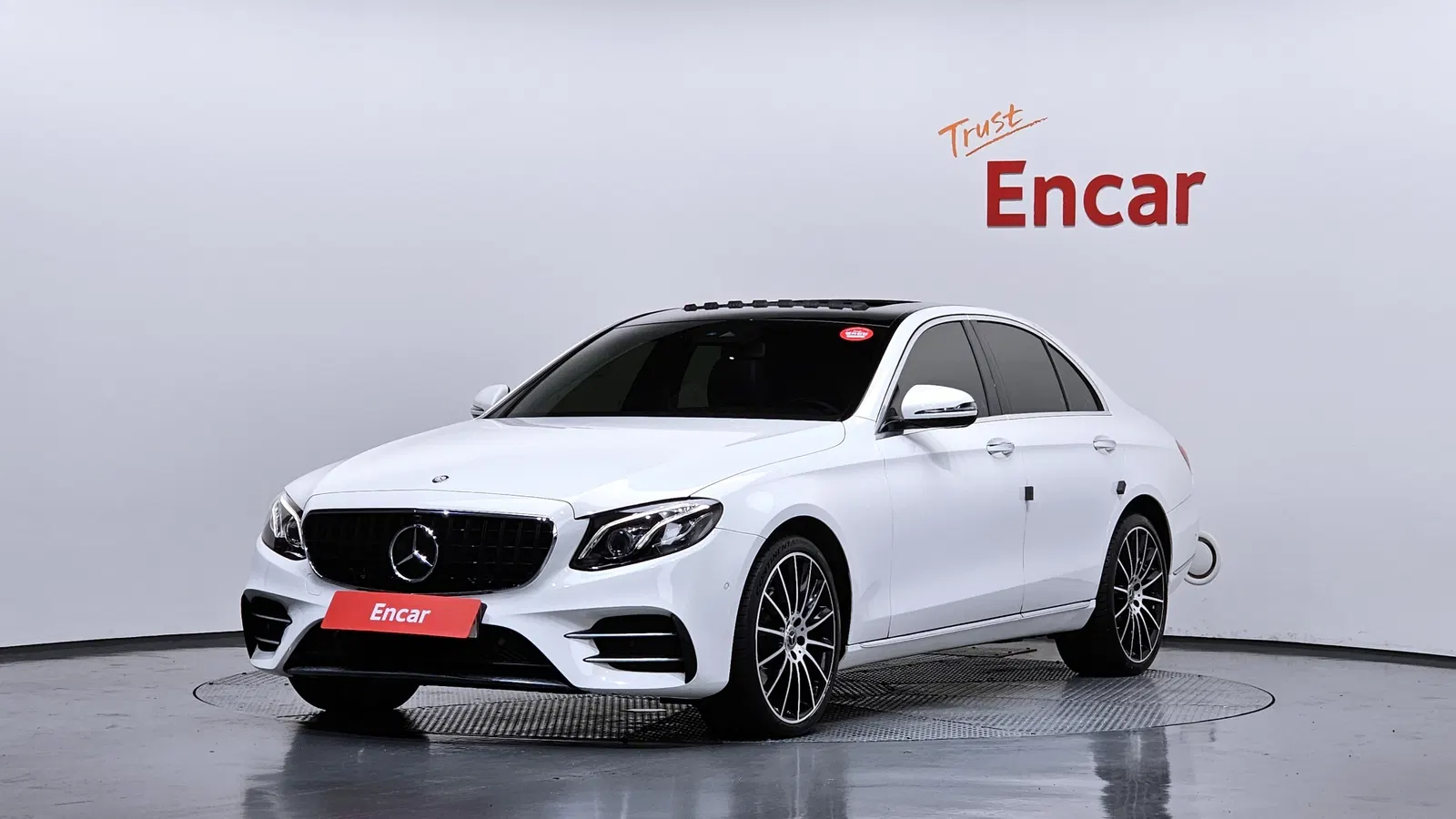 Mercedes-Benz Classe E E220d 4MATIC Exclusive (W213) 2019 — photo 1 sur 38