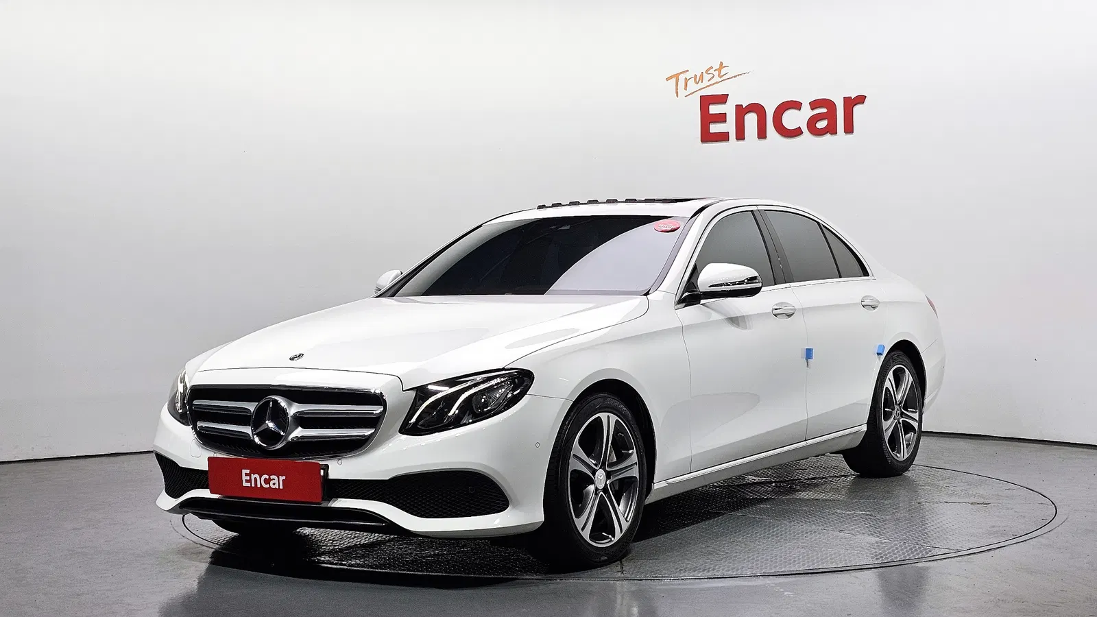 Mercedes-Benz Classe E E300 Avantgarde (W213) 2019 — photo 1 sur 20