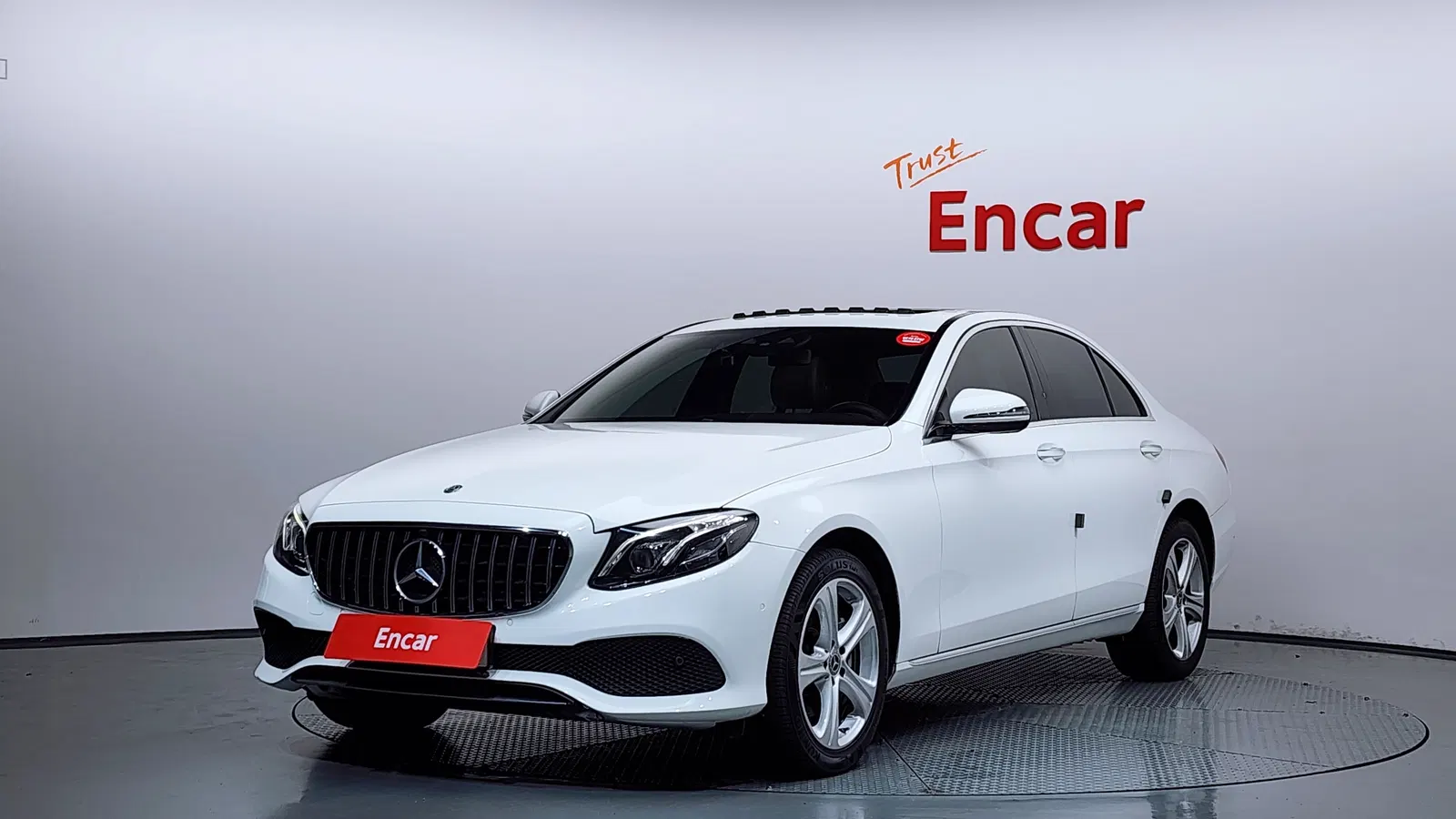 Mercedes-Benz Classe E E220d 4MATIC Avantgarde (W213) 2017 — photo 1 sur 26