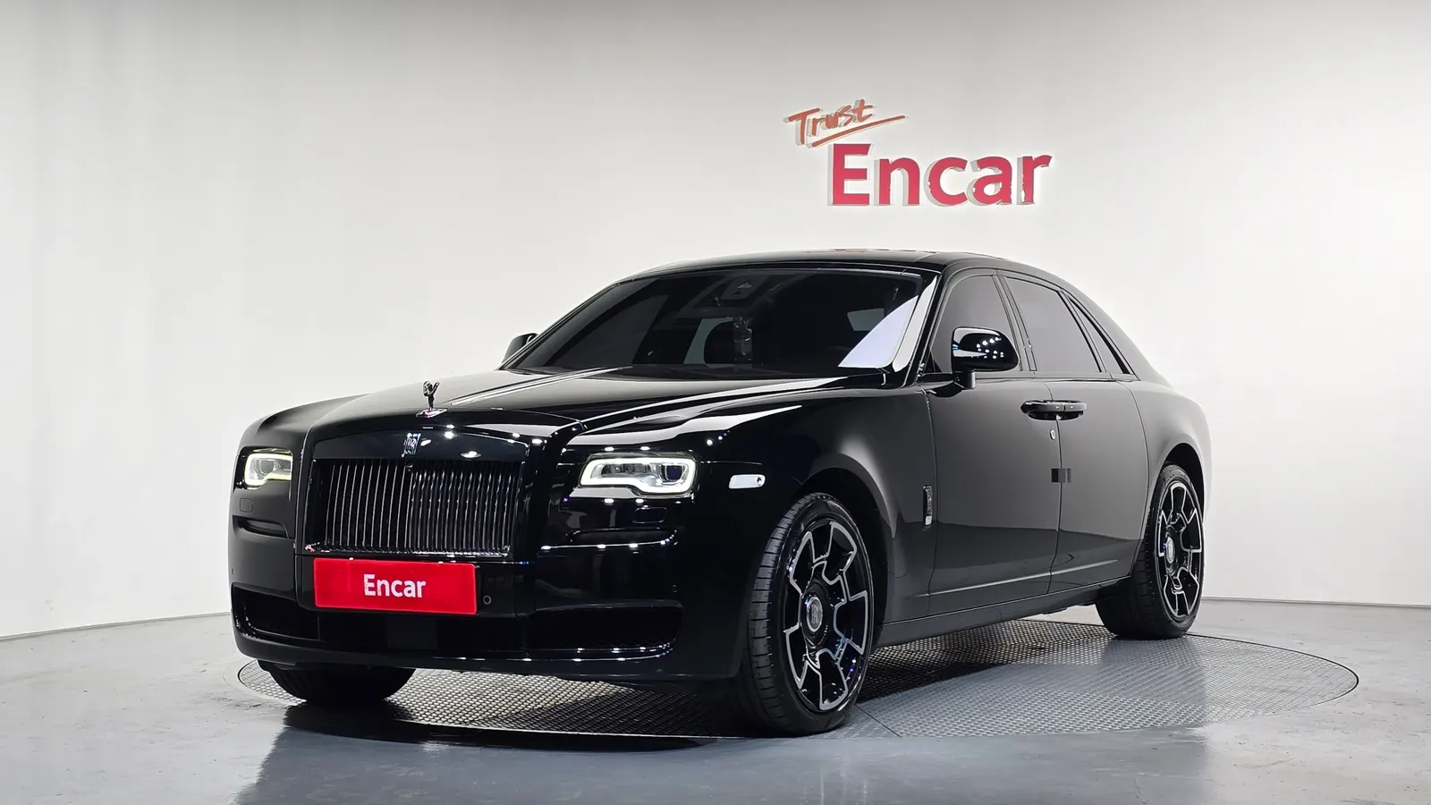 Rolls-Royce Ghost 6.6 V12 Black Badge 2017 — photo 1 sur 33