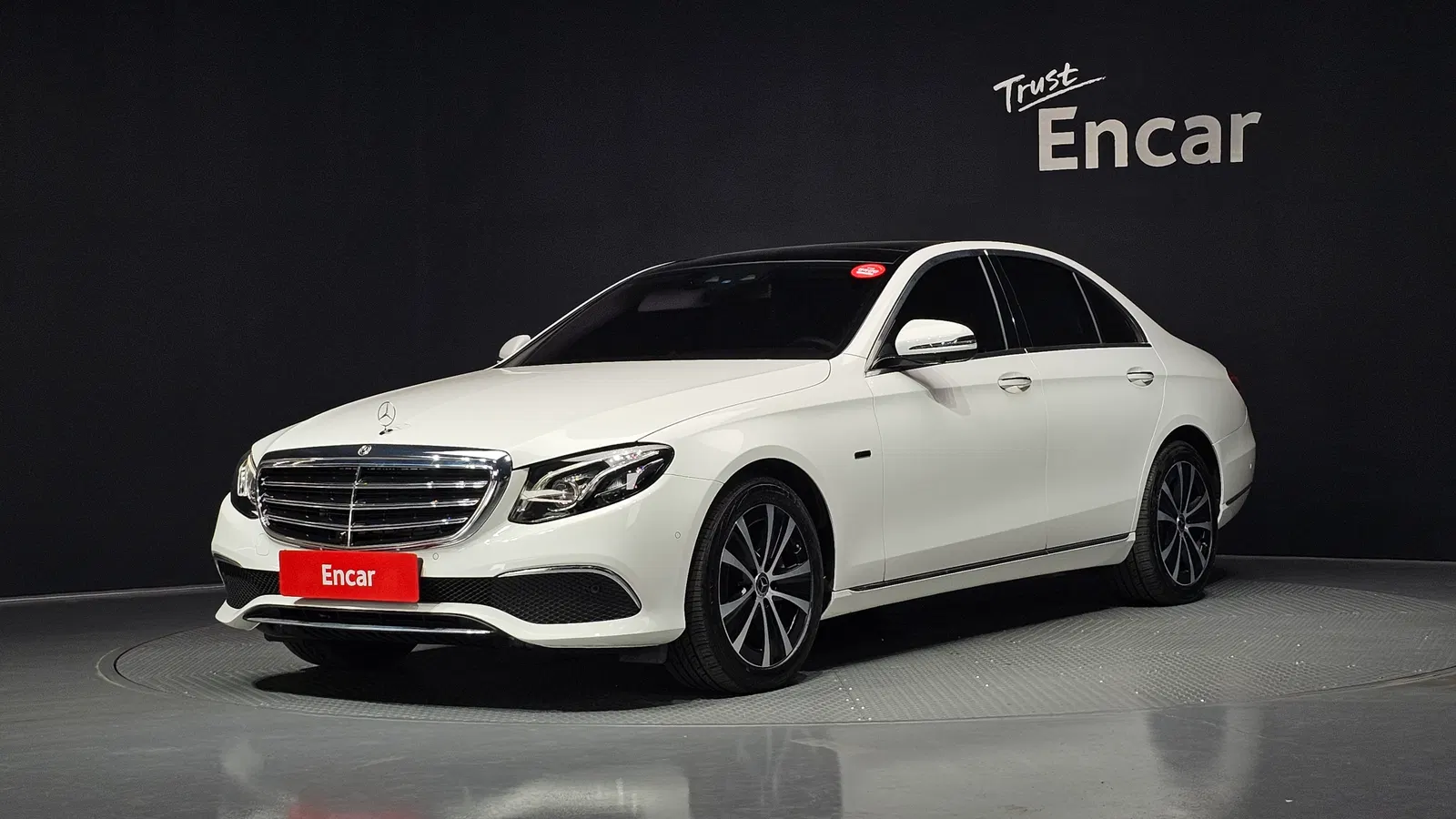 Mercedes-Benz Classe E E300e Exclusive (W213) 2019 — photo 1 sur 20