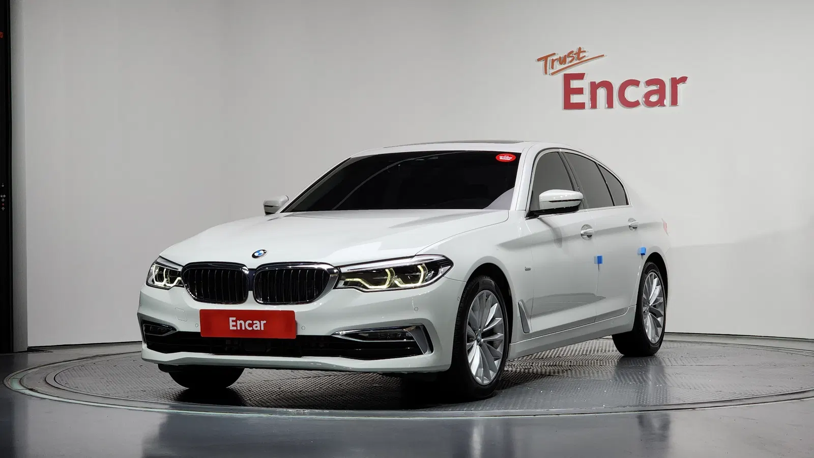 BMW Série 5 (G30) 530i xDrive Luxury Plus 2018 — photo 1 sur 35