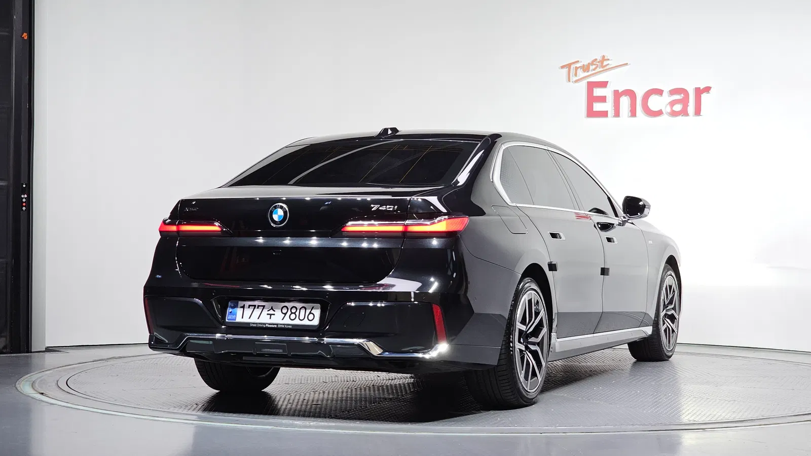 BMW Série 7 (G70) 740i xDrive M Sport 2024 — photo 1 sur 36