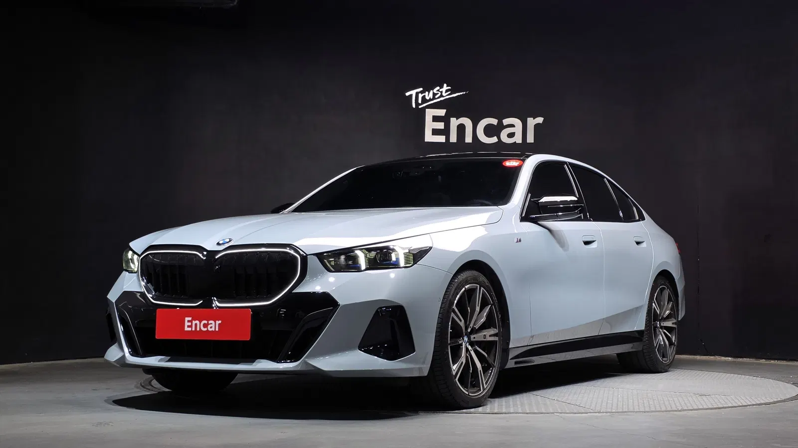 BMW Série 5 (G60) 530i xDrive M Sport 2024 — photo 1 sur 30