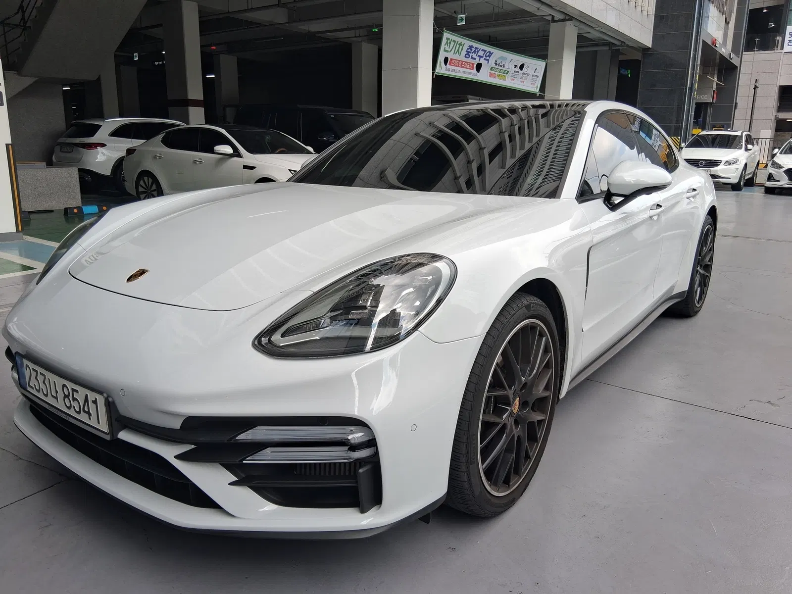 Porsche Panamera (971) 2.9 AWD Platinum Edition 2023 — photo 1 sur 26