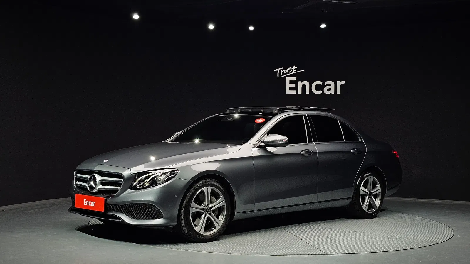 Mercedes-Benz Classe E E300 Avantgarde (W213) 2019 — photo 1 sur 33