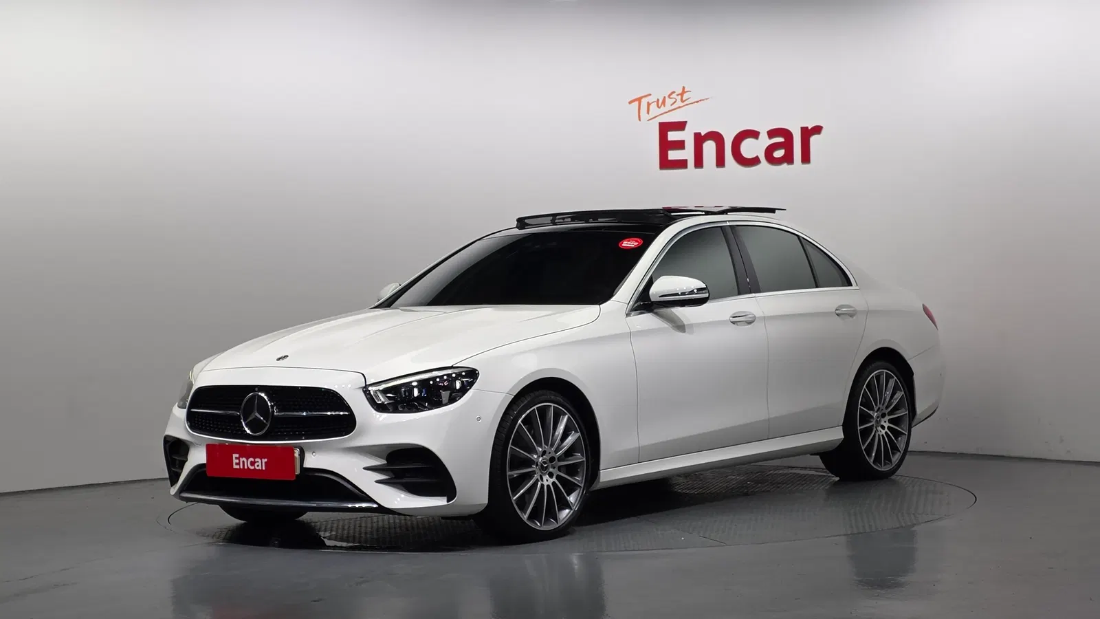 Mercedes-Benz Classe E AMG Line · E350 4MATIC (W213) 2021 — photo 1 sur 33