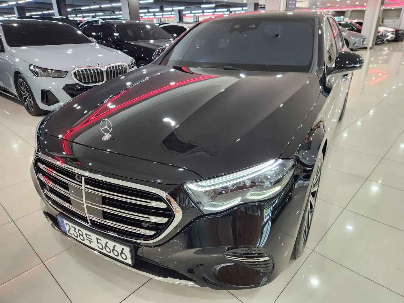 Mercedes-Benz Classe E E300 4MATIC Exclusive (W214) 2025 — photo 1 sur 21