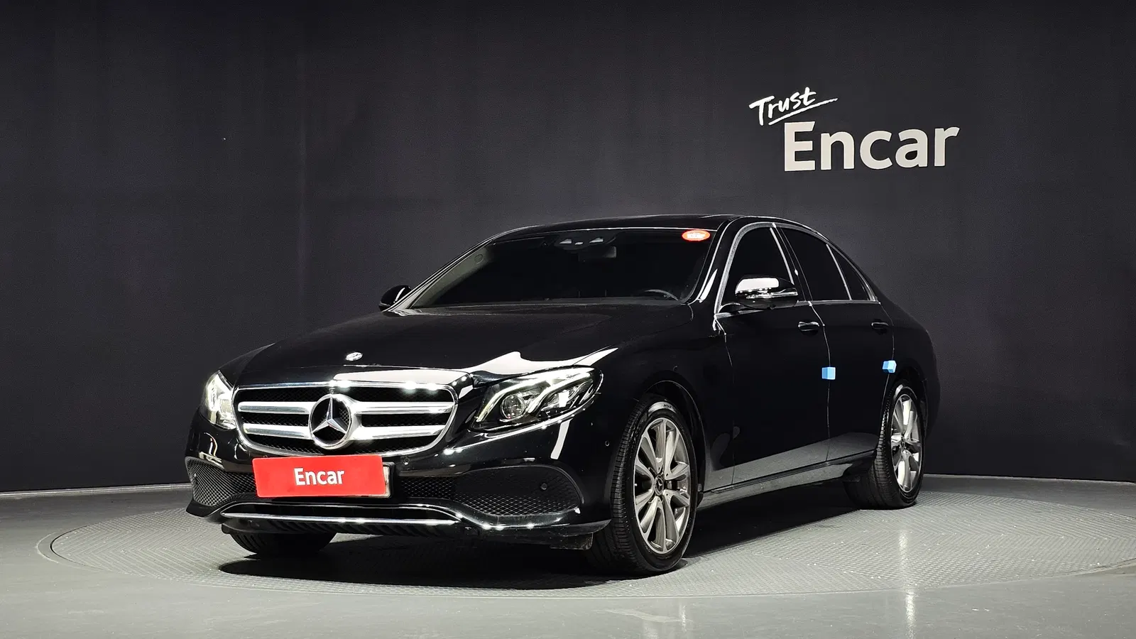 Mercedes-Benz Classe E E300 4MATIC Avantgarde (W213) 2019 — photo 1 sur 20