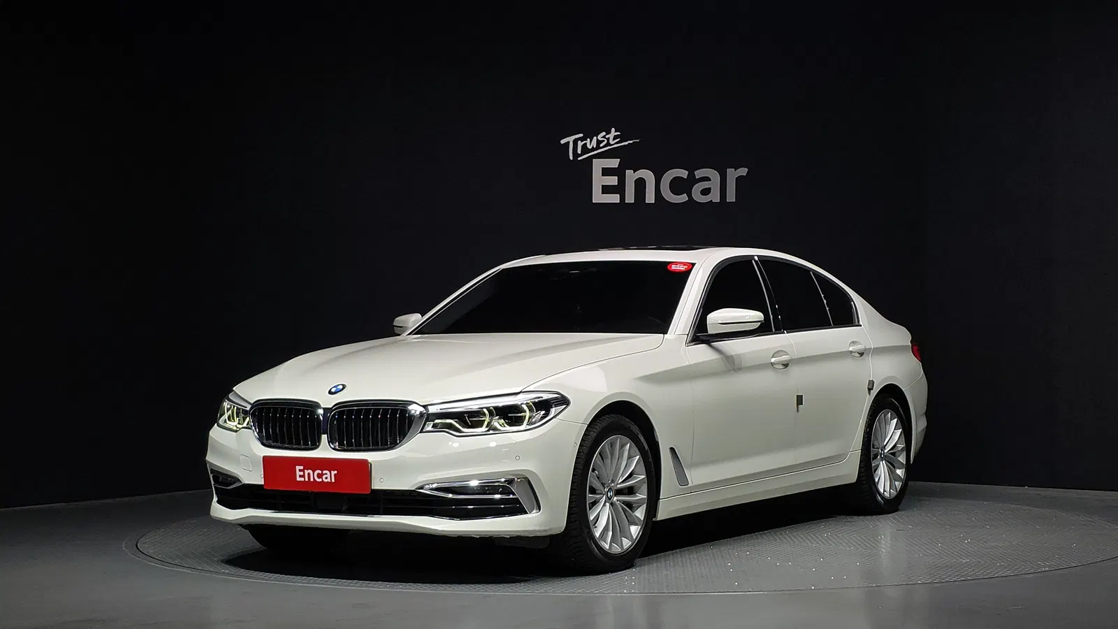 BMW Série 5 (G30) 530i xDrive Luxury Plus 2020 — photo 1 sur 32