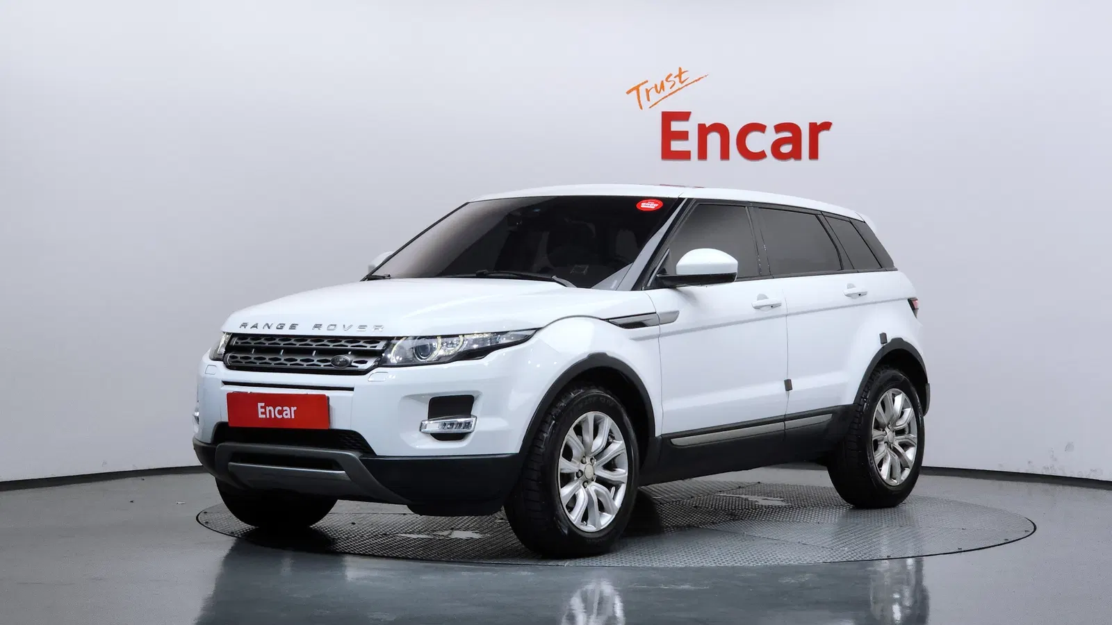 Land Rover Range Rover Evoque 2.2 SD4 Pure 2015 — photo 1 sur 26