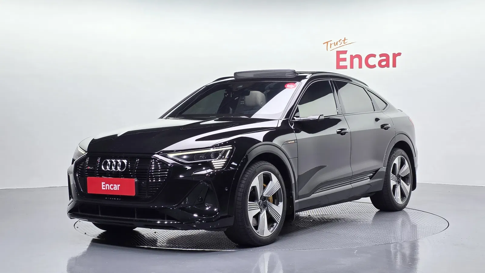 Audi e-tron 55 Quattro Sportback 2022 — photo 1 sur 33