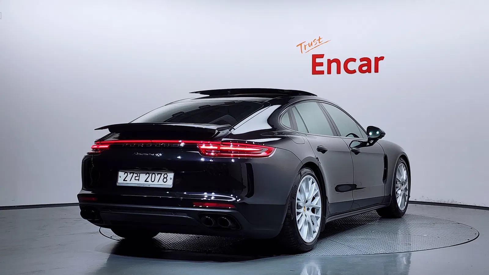 Porsche Panamera (971) 3.0 AWD 2018 — photo 1 sur 36