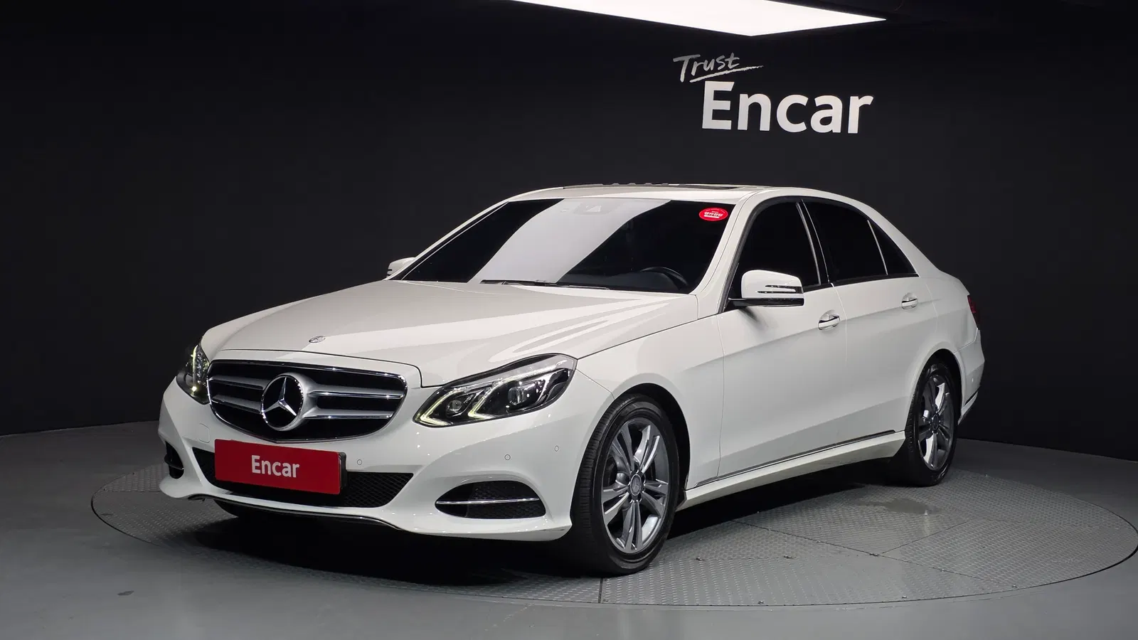 Mercedes-Benz Classe E E220 BlueTEC Avantgarde (W212) 2016 — photo 1 sur 26