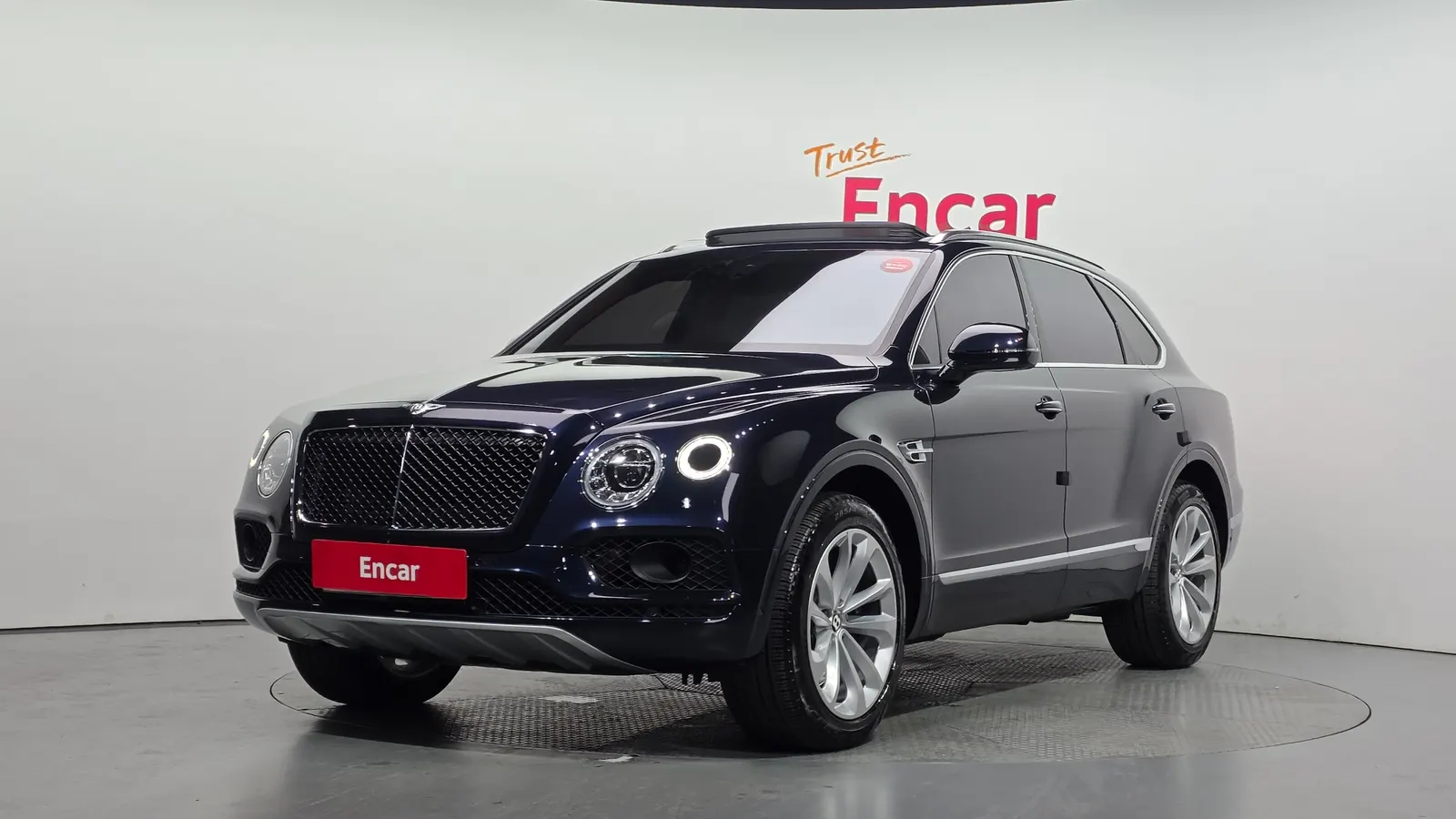 Bentley Bentayga 4.0 V8 2019 — photo 1 sur 36