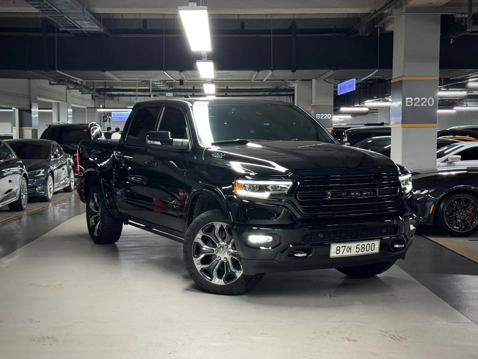 Dodge RAM Pickup 5.7 2020 — photo 1 sur 26