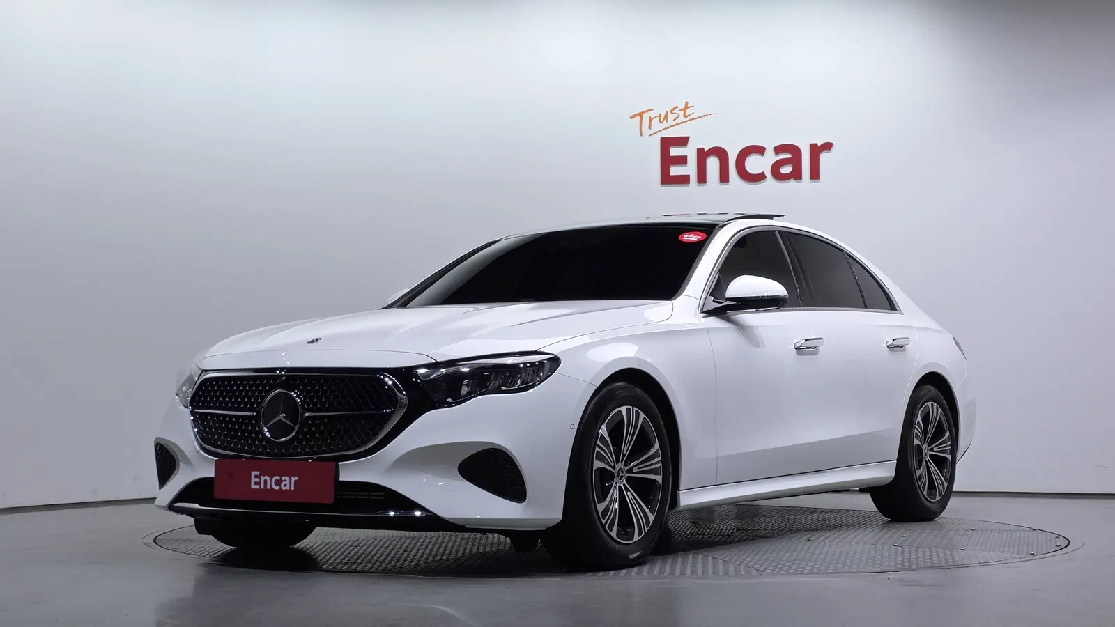 Mercedes-Benz Classe E E200 Avantgarde (W214) 2025 — photo 1 sur 33