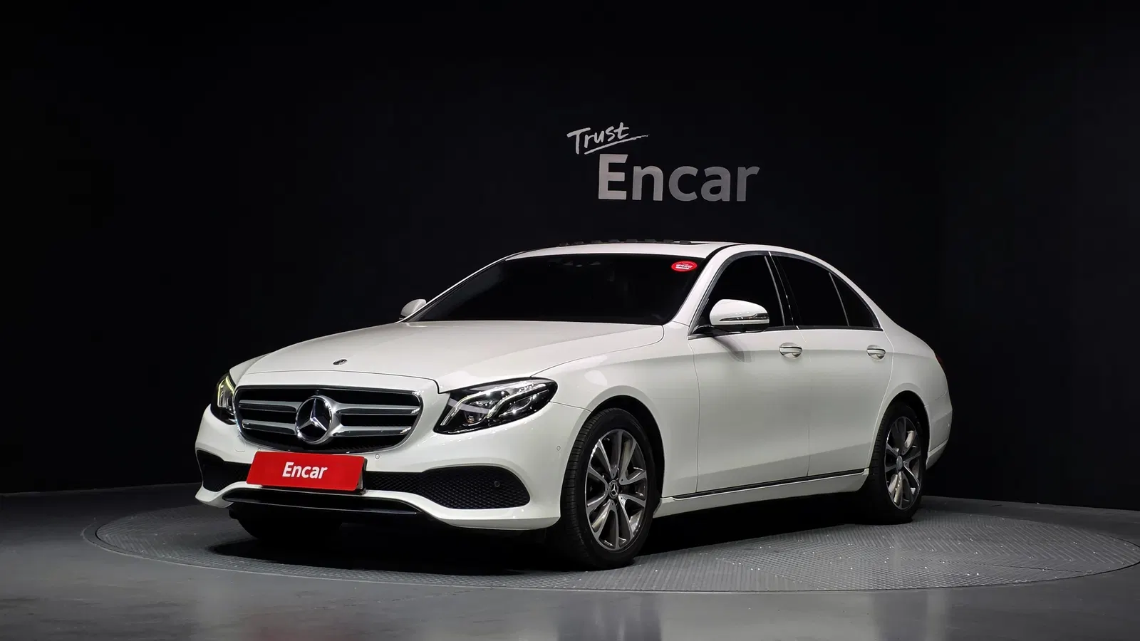 Mercedes-Benz Classe E E300 4MATIC Avantgarde (W213) 2019 — photo 1 sur 20
