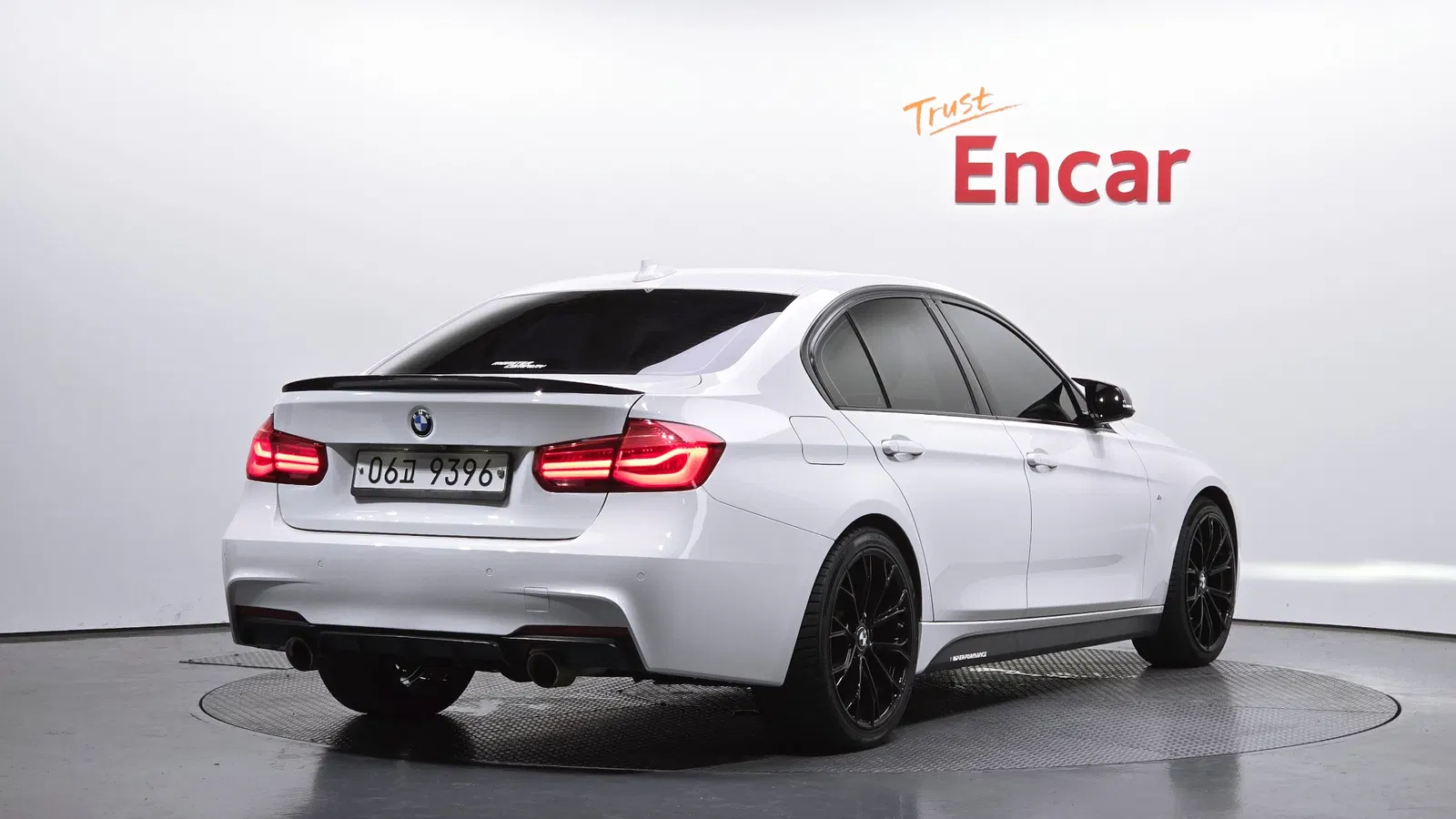 BMW Série 3 (F30) 320i M Sport 2017 — photo 1 sur 30