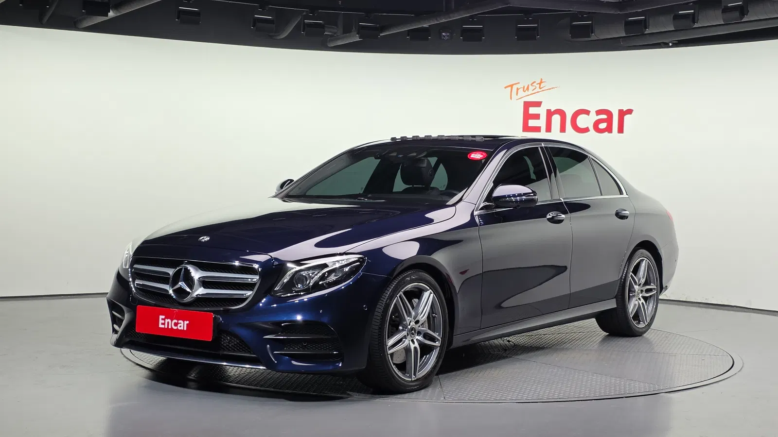 Mercedes-Benz Classe E AMG Line · E300 (W213) 2019 — photo 1 sur 33