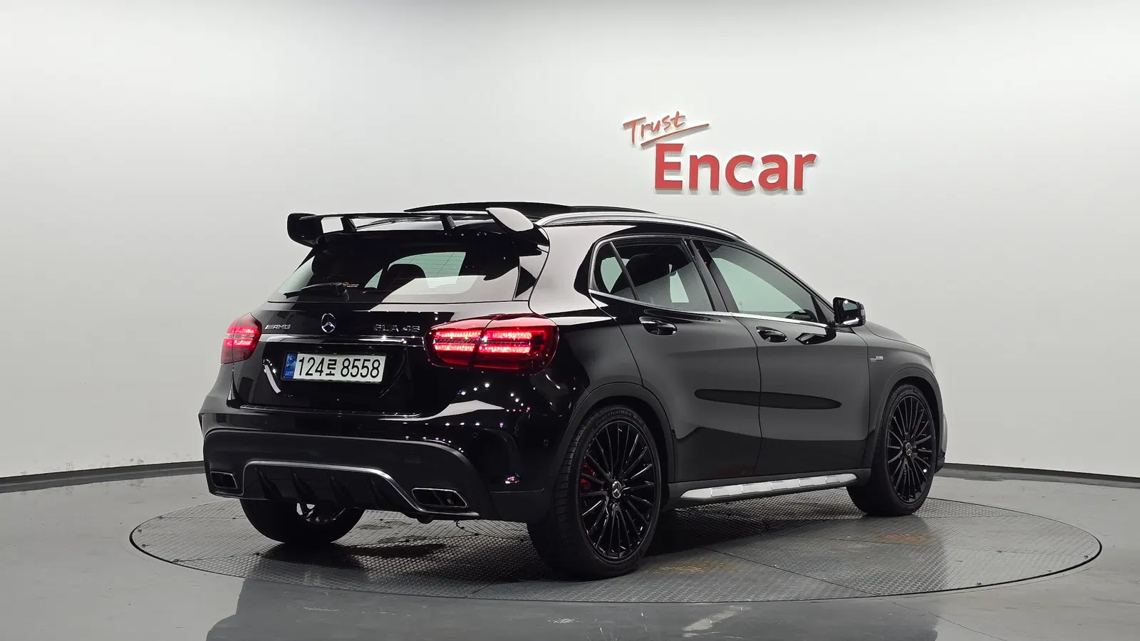 Mercedes-AMG GLA GLA45 4MATIC (X156) 2018 — photo 1 sur 32