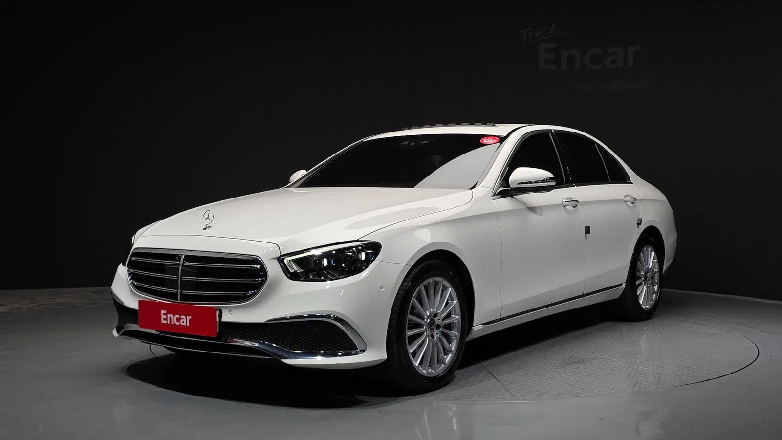 Mercedes-Benz Classe E E250 Exclusive (W213) 2022 — photo 1 sur 37