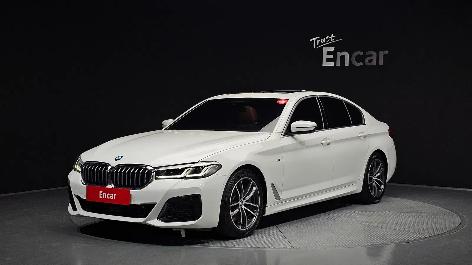 BMW Série 5 (G30) 520i M Sport 2021 — photo 1 sur 30