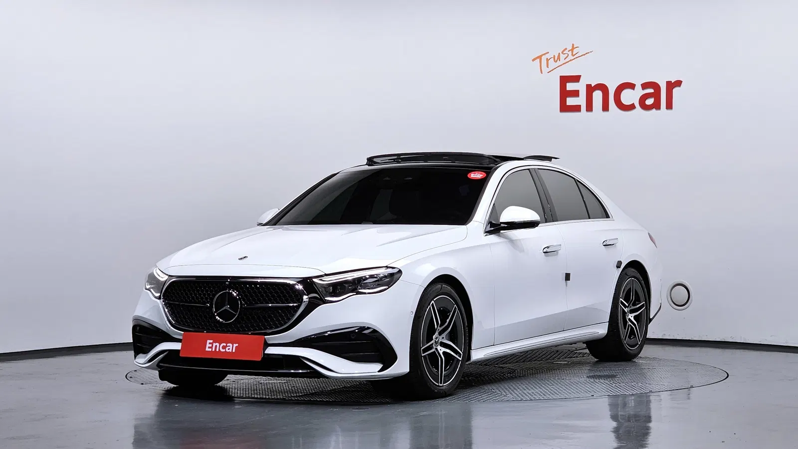 Mercedes-Benz Classe E AMG Line · E300 4MATIC (W214) 2025 — photo 1 sur 33