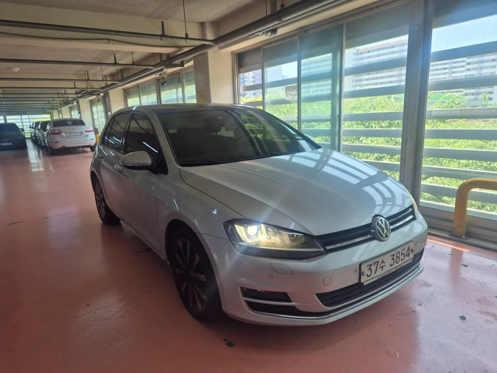 Volkswagen Golf 7e génération 2.0 TDI 2013 — photo 1 sur 26