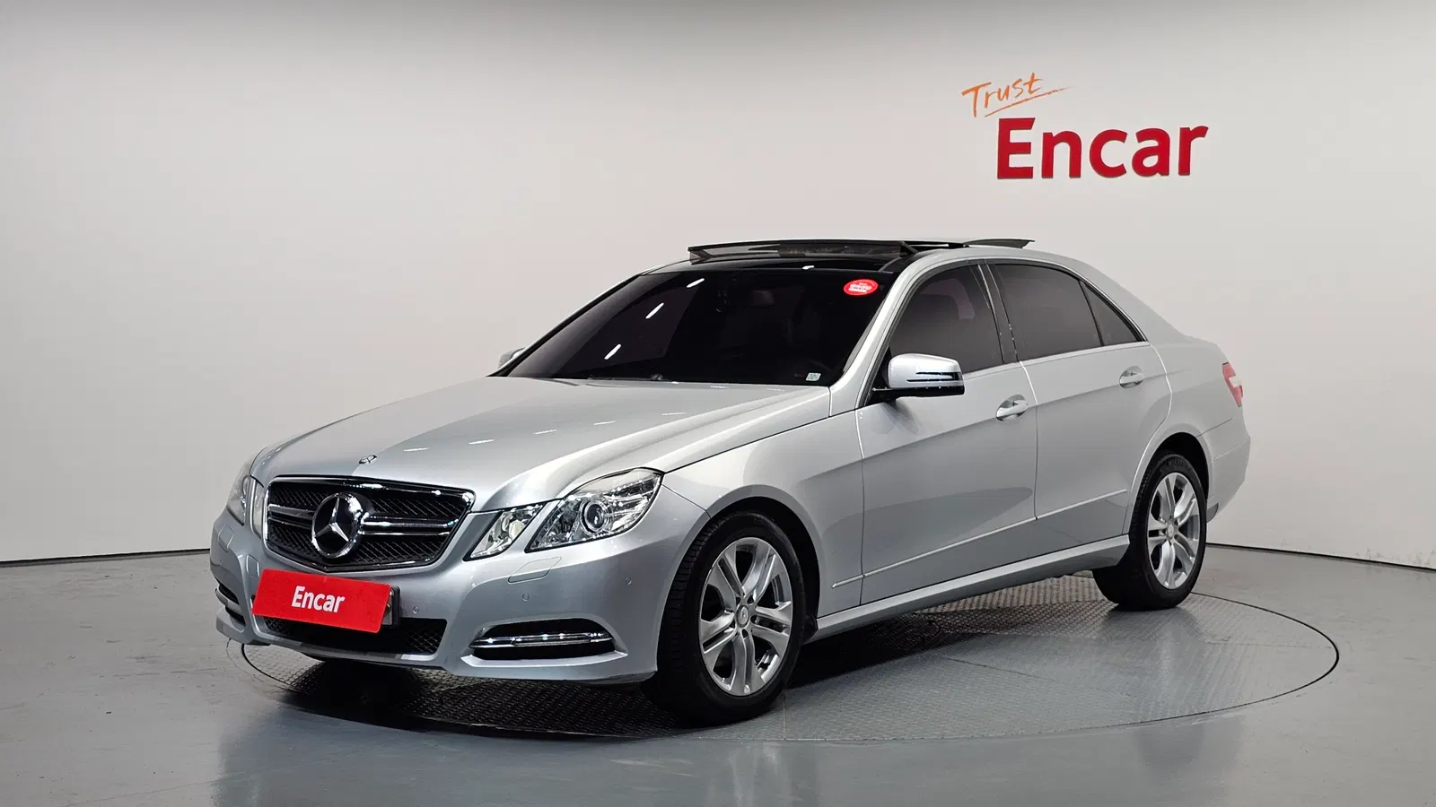 Mercedes-Benz Classe E E300 Avantgarde (W212) 2011 — photo 1 sur 20