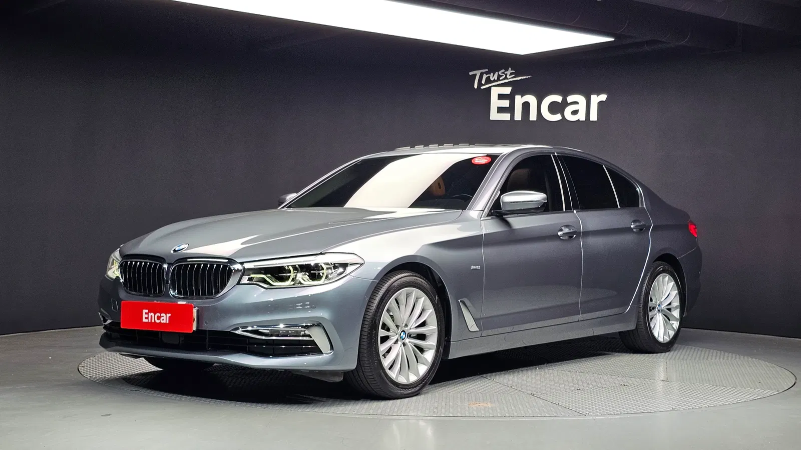 BMW Série 5 (G30) 520d Luxury Special Edition 2018 — photo 1 sur 34