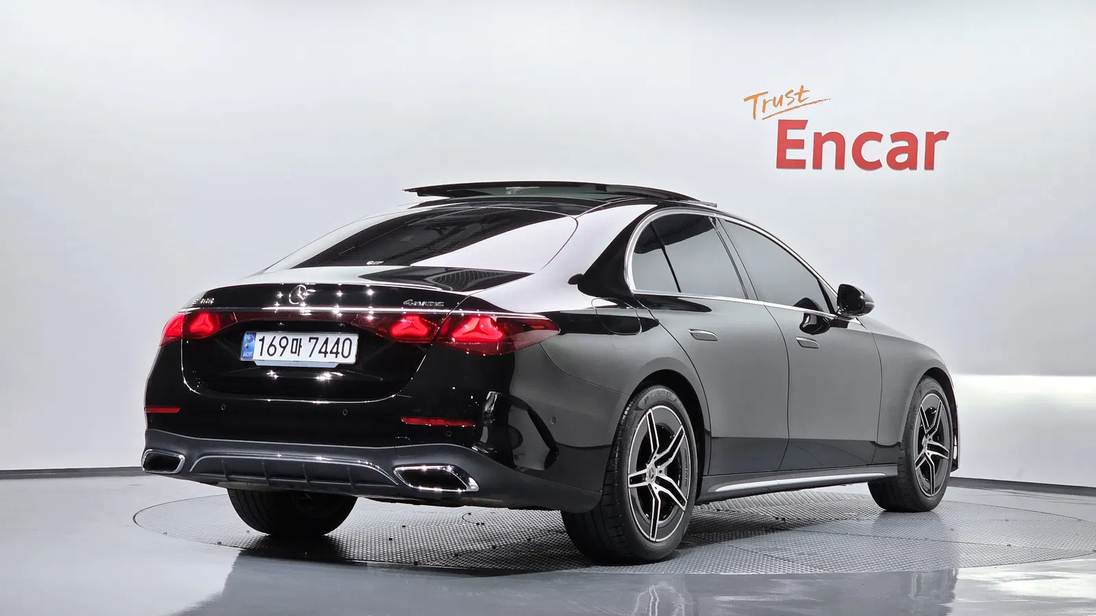 Mercedes-Benz Classe E AMG Line · E300 4MATIC (W214) 2025 — photo 1 sur 32