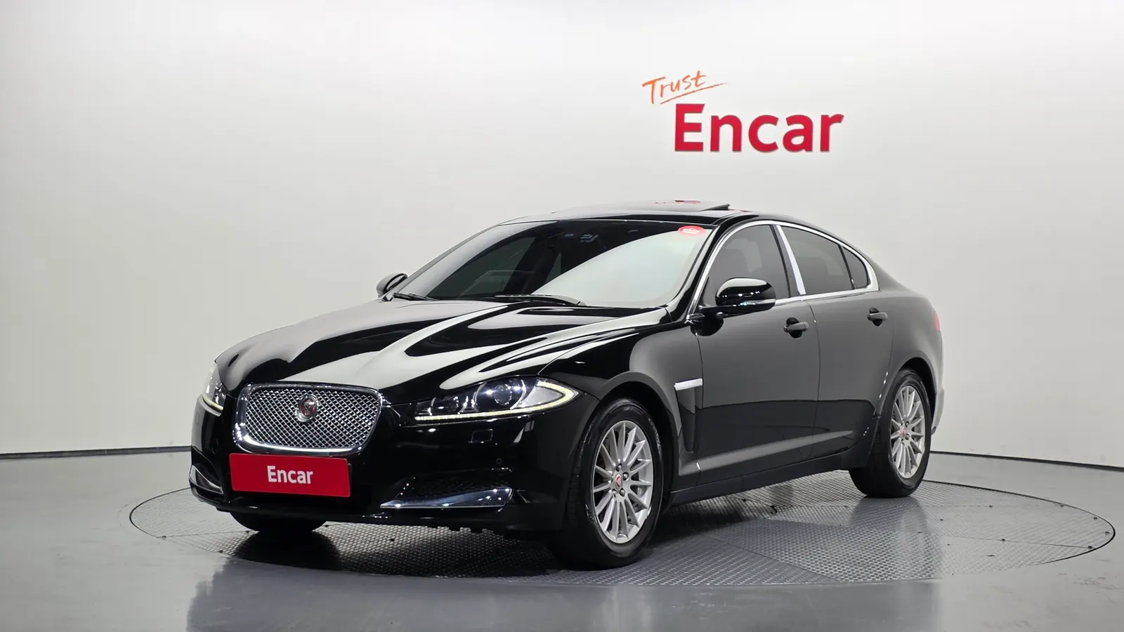 Jaguar New XF 2.2D Luxury 2015 — photo 1 sur 20
