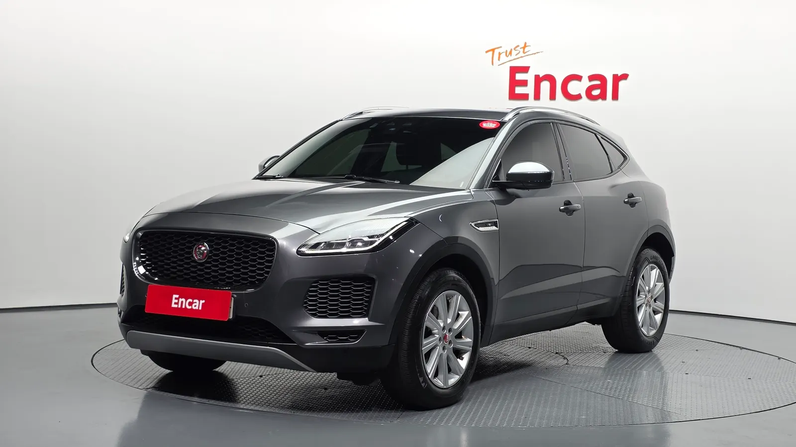 Jaguar E-PACE D180 S 2019 — photo 1 sur 30