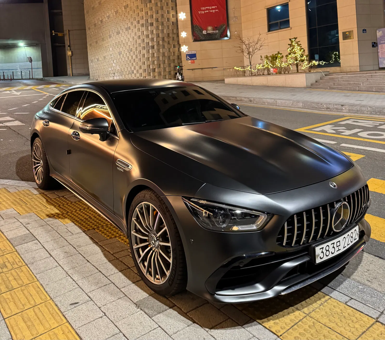 Mercedes-AMG AMG GT 4 portes 43 4MATIC+ 2019 — photo 1 sur 12