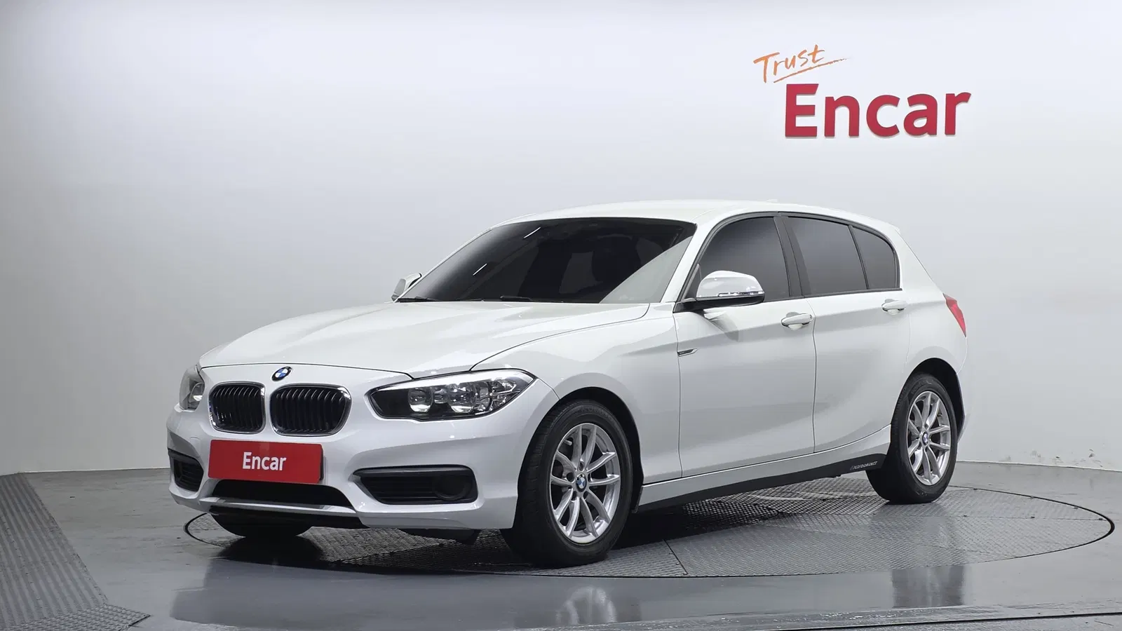 BMW Série 1 (F20) 118d Joy 5 portes 2017 — photo 1 sur 20
