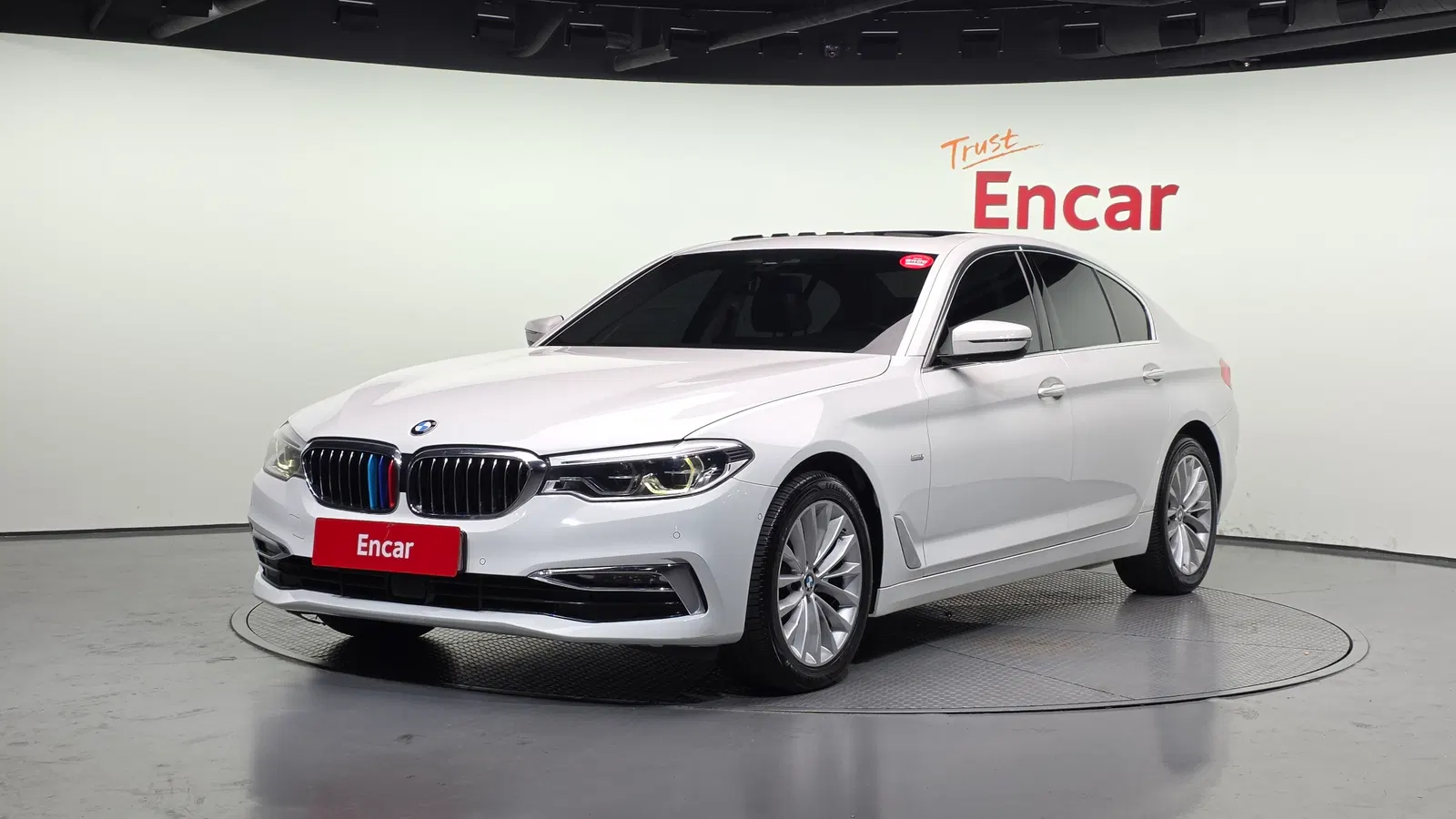 BMW Série 5 (G30) 520d Luxury Special Edition 2018 — photo 1 sur 20