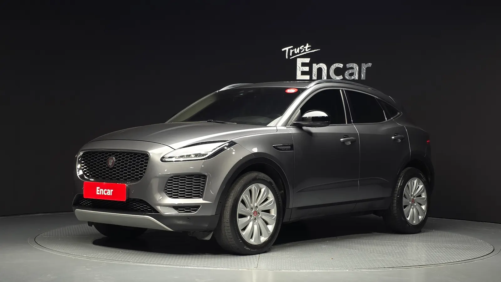 Jaguar E-PACE D180 SE 2019 — photo 1 sur 34