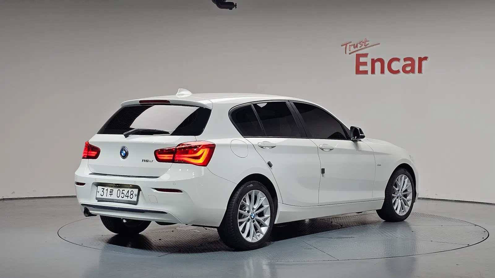BMW Série 1 (F20) 118d Sport 5 portes 2016 — photo 1 sur 8
