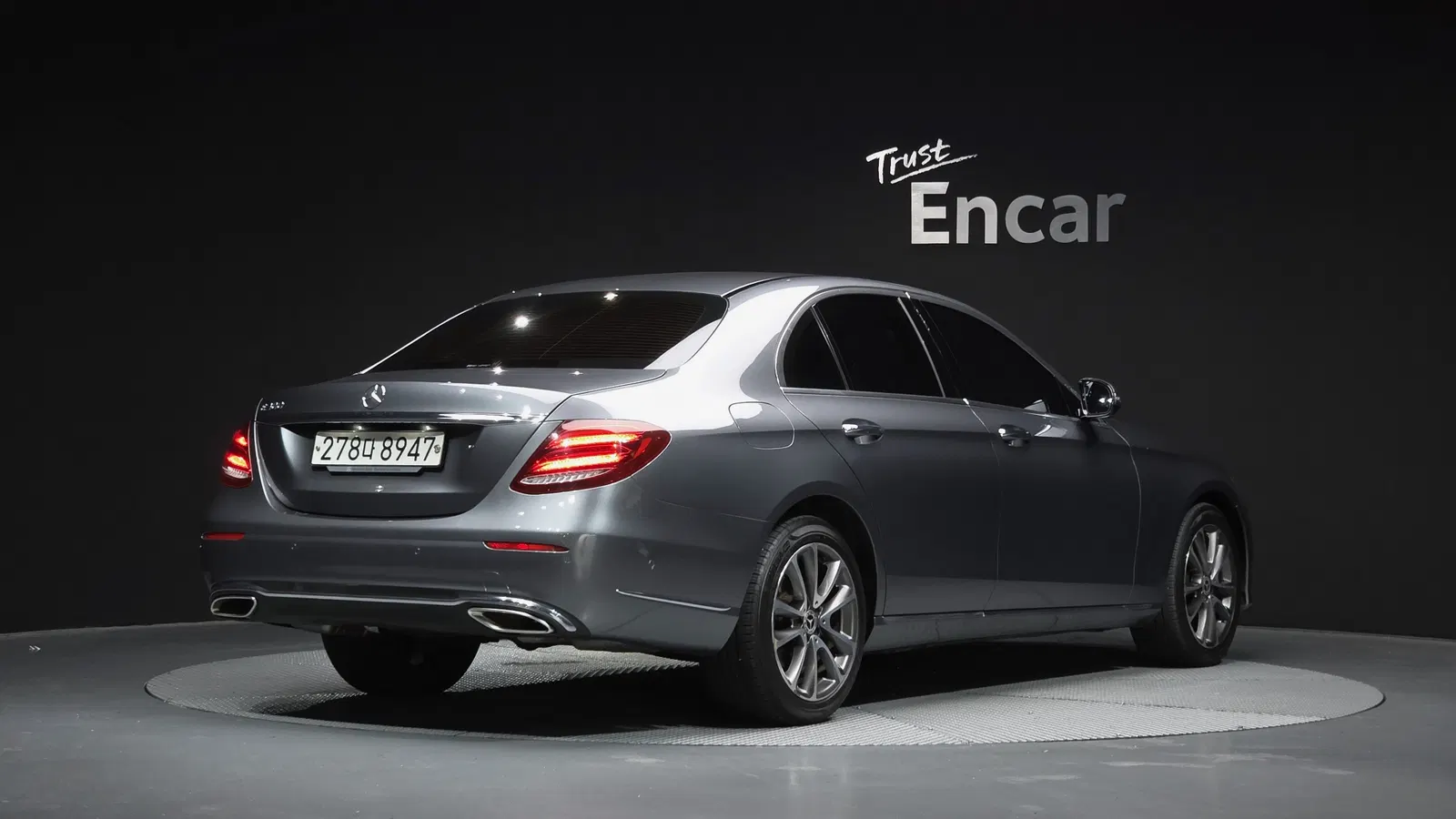 Mercedes-Benz Classe E E300 Exclusive Standard (W213) 2018 — photo 1 sur 32