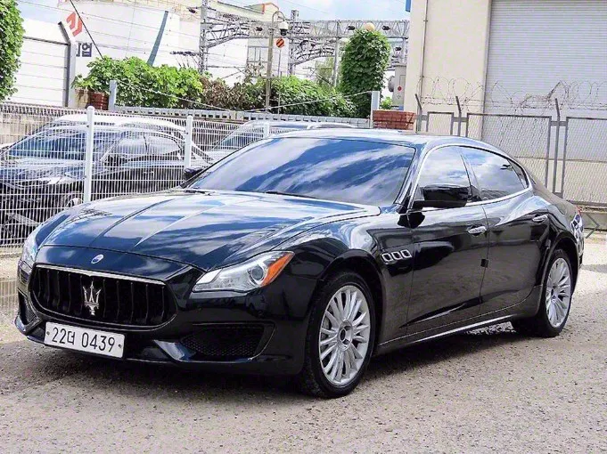 Maserati Quattroporte 3.0 Diesel 2015 — photo 1 sur 26