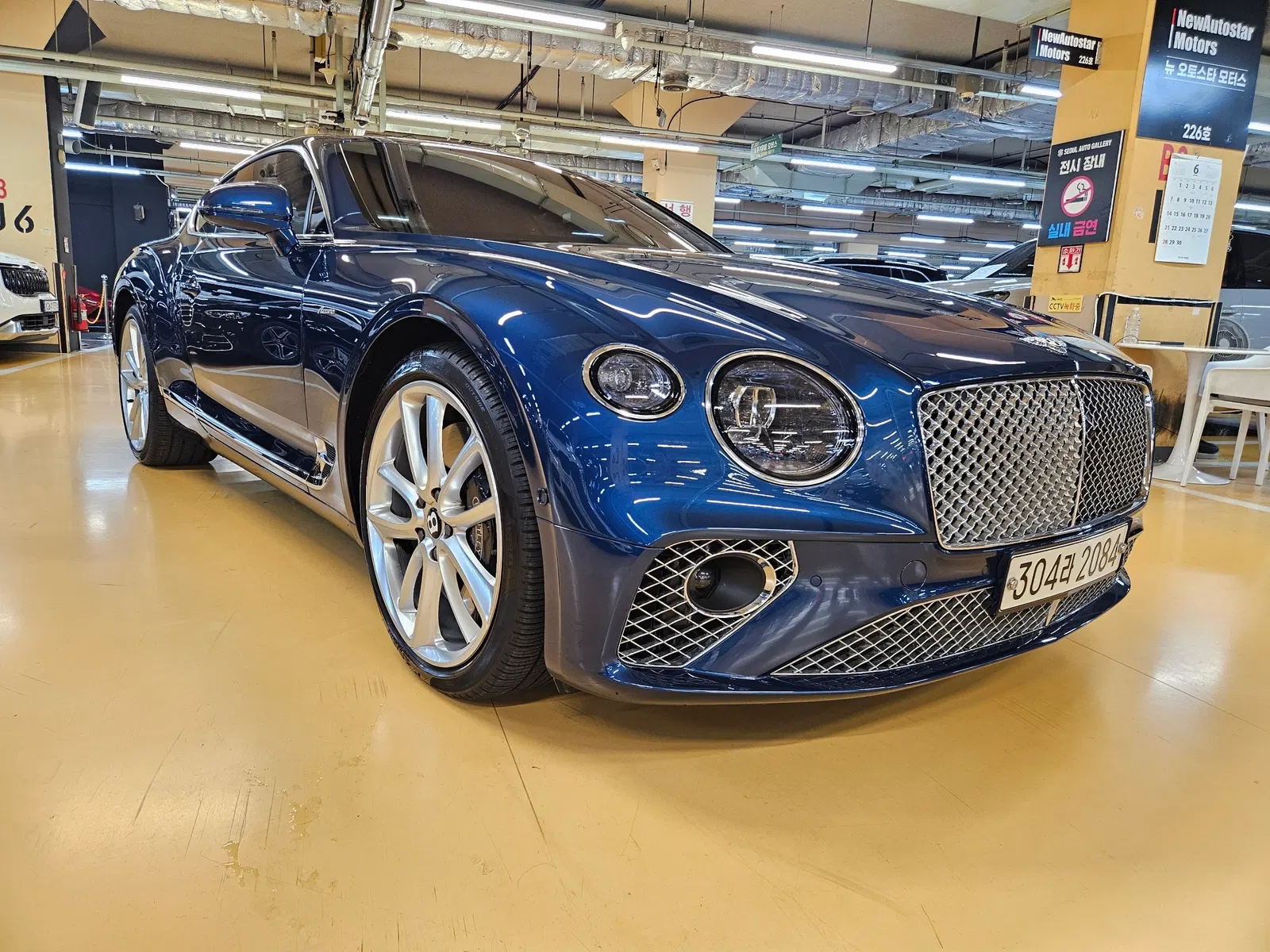 Bentley Continental GT 3e génération 4.0 GT Azure 2023 — photo 1 sur 20